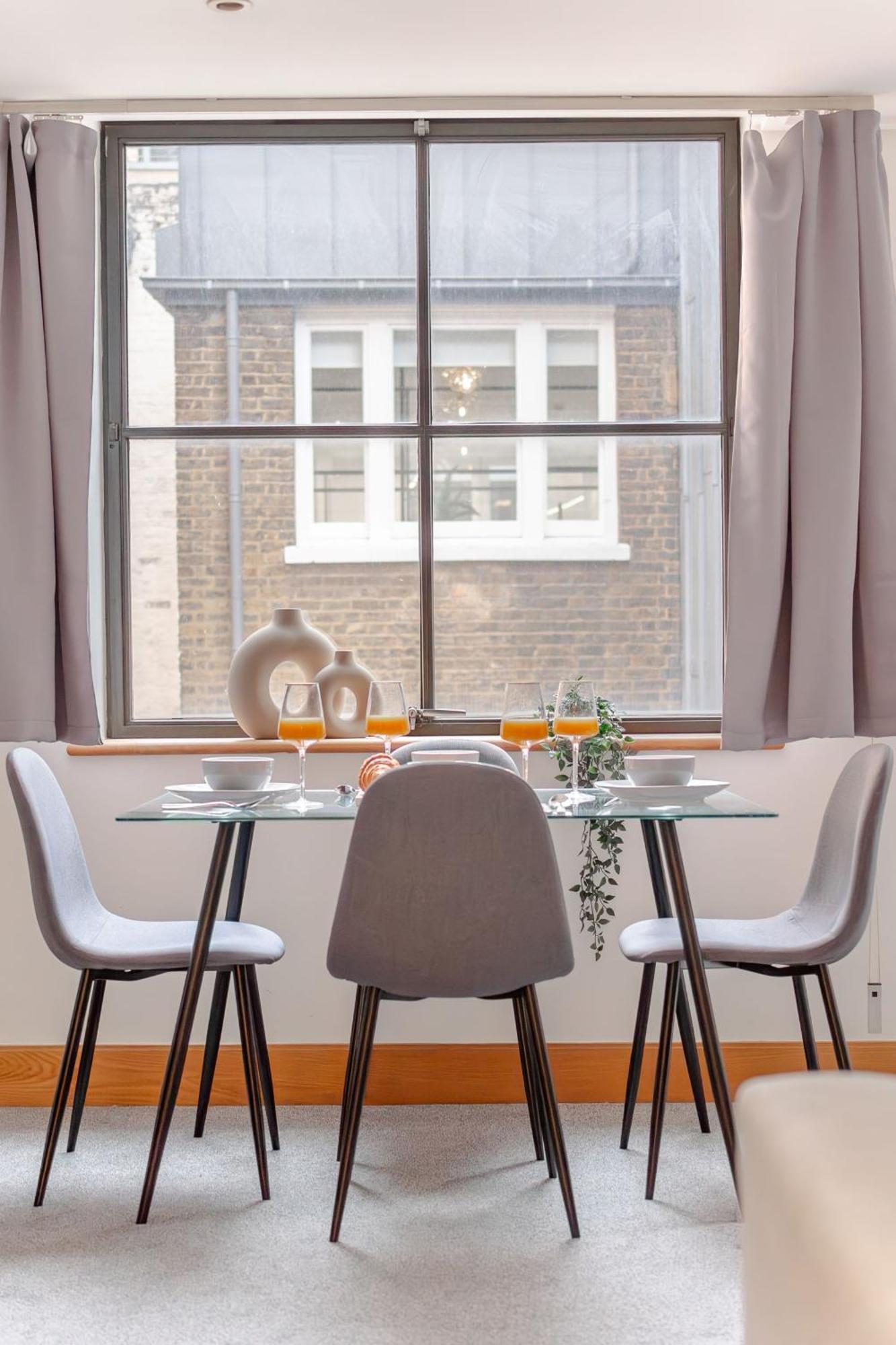 Holborn - 2Br Near Covent Garden -Cityapartmentstay ロンドン エクステリア 写真
