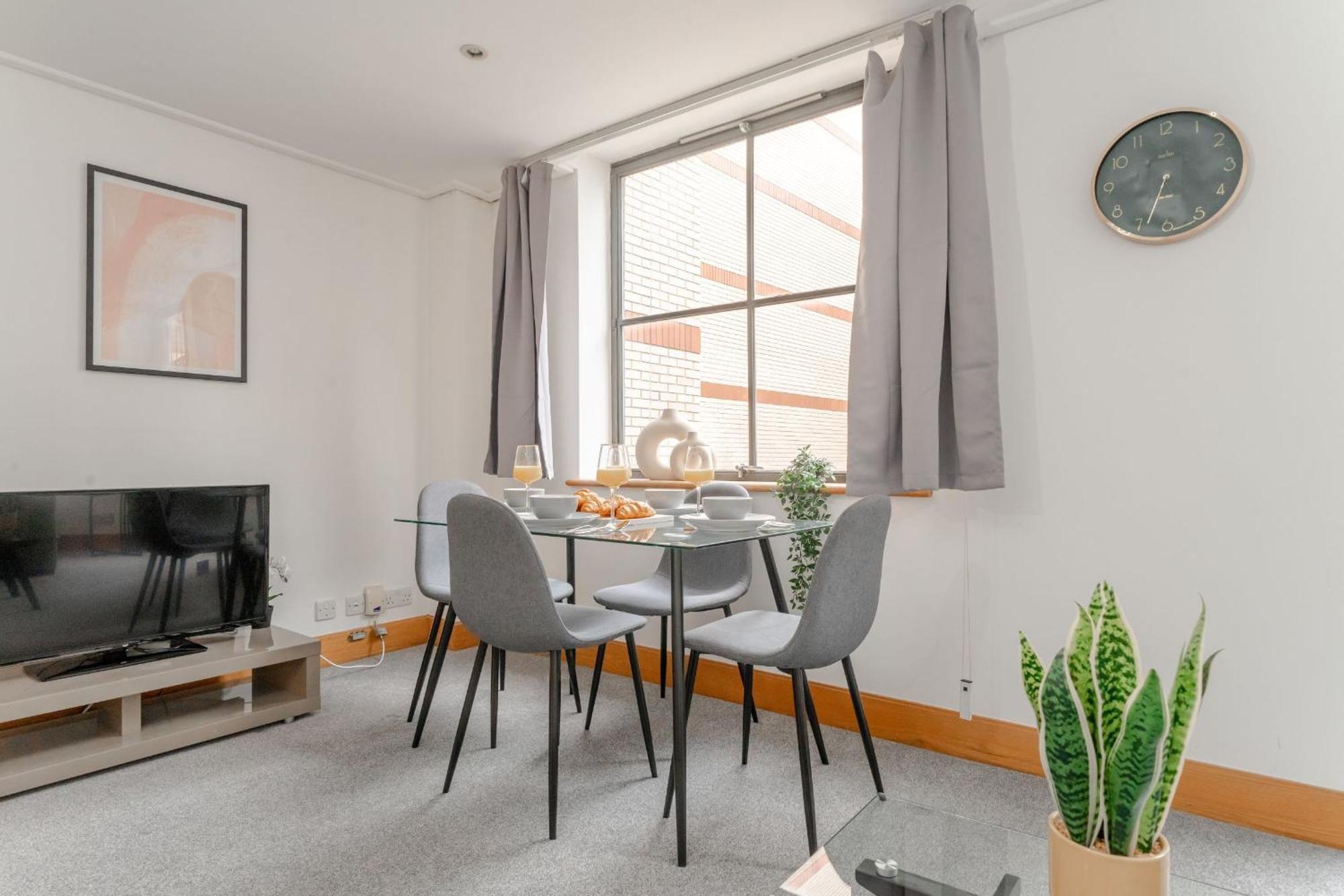 Holborn - 2Br Near Covent Garden -Cityapartmentstay ロンドン エクステリア 写真